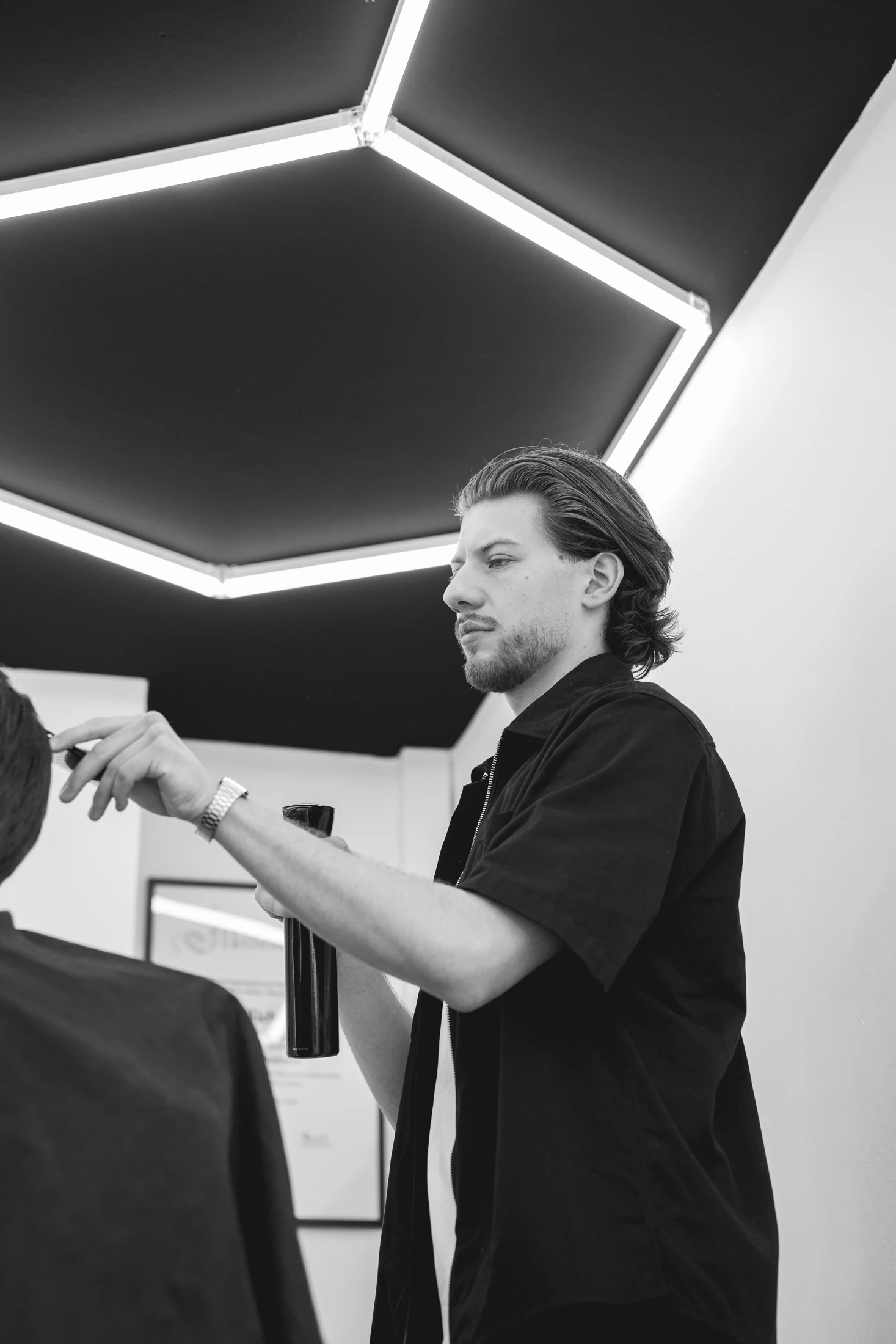 Laurence bei der Arbeit im Enzo Barbershop